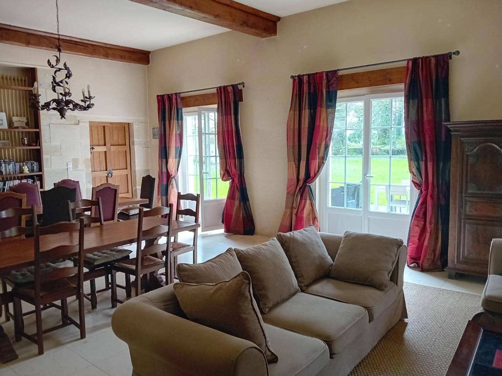 Château Magnifique: Renovated Retreat with Park Views and Game Room Tilly-sur-Seulles Exterior photo
