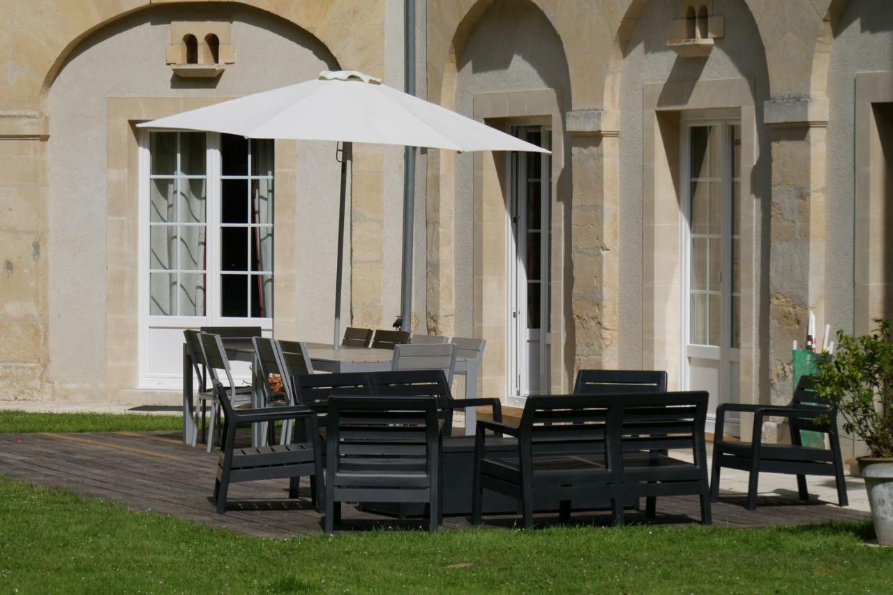 Château Magnifique: Renovated Retreat with Park Views and Game Room Tilly-sur-Seulles Exterior photo