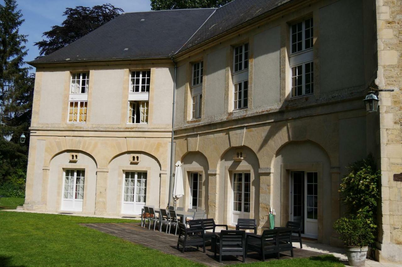 Château Magnifique: Renovated Retreat with Park Views and Game Room Tilly-sur-Seulles Exterior photo